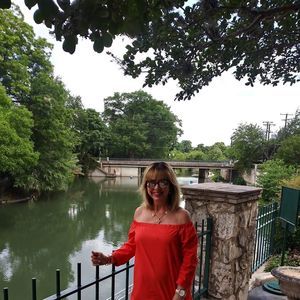 Meet your Posher, Ana